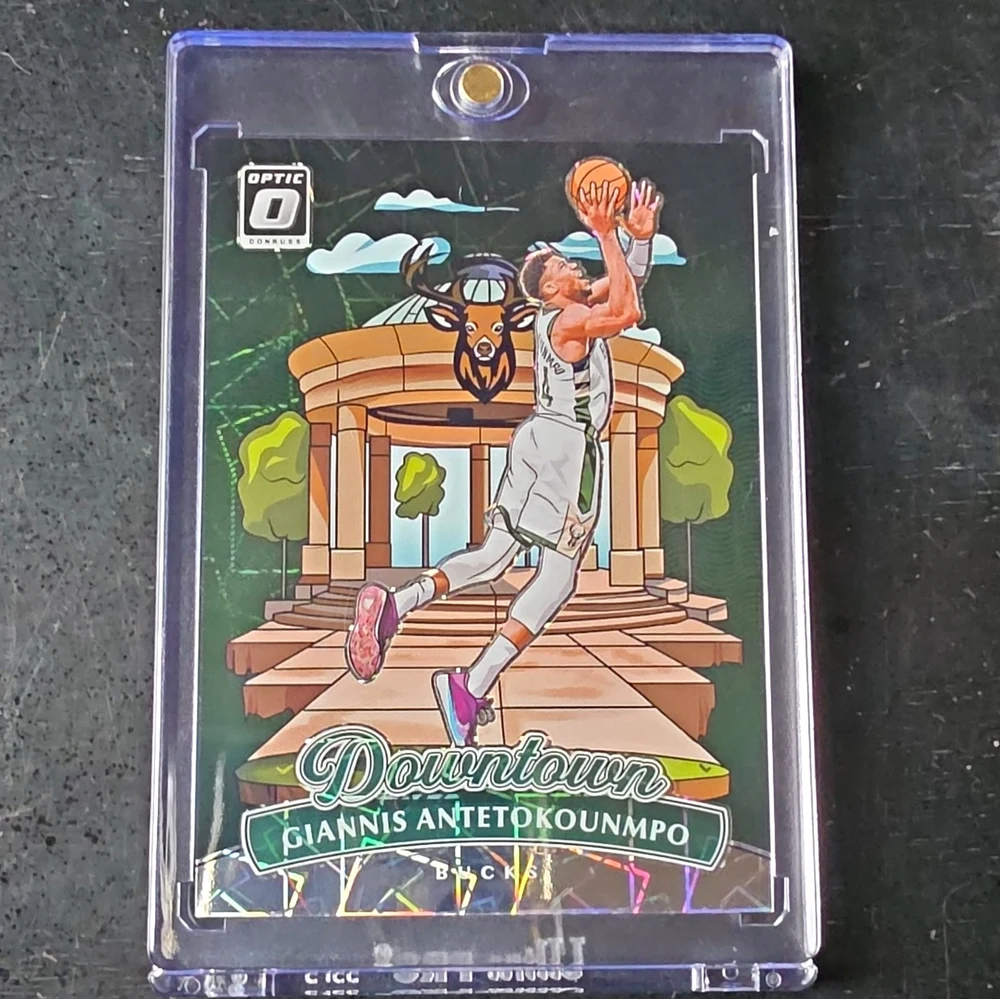 Giannis Antetokounmpo #8 2024-25 Donruss Optic Basketball Downtown front