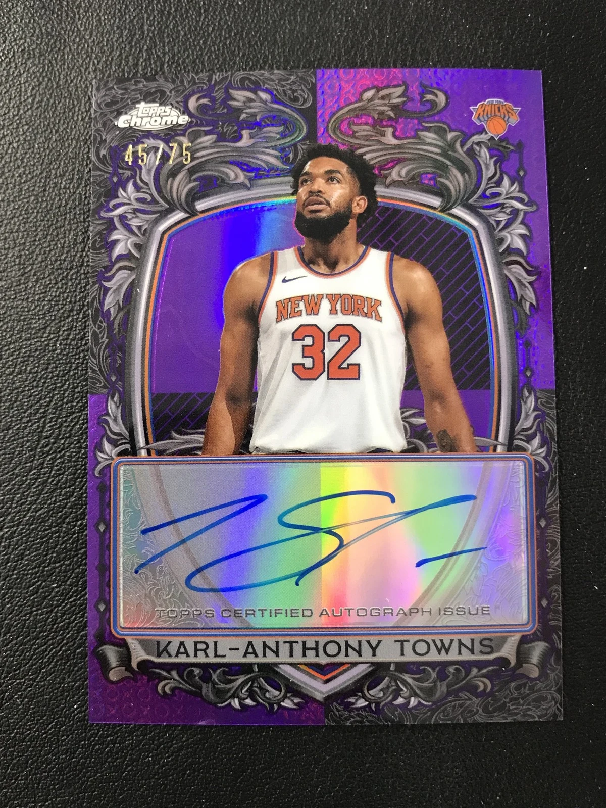 Karl-Anthony Towns 2025-26 Topps Chrome card