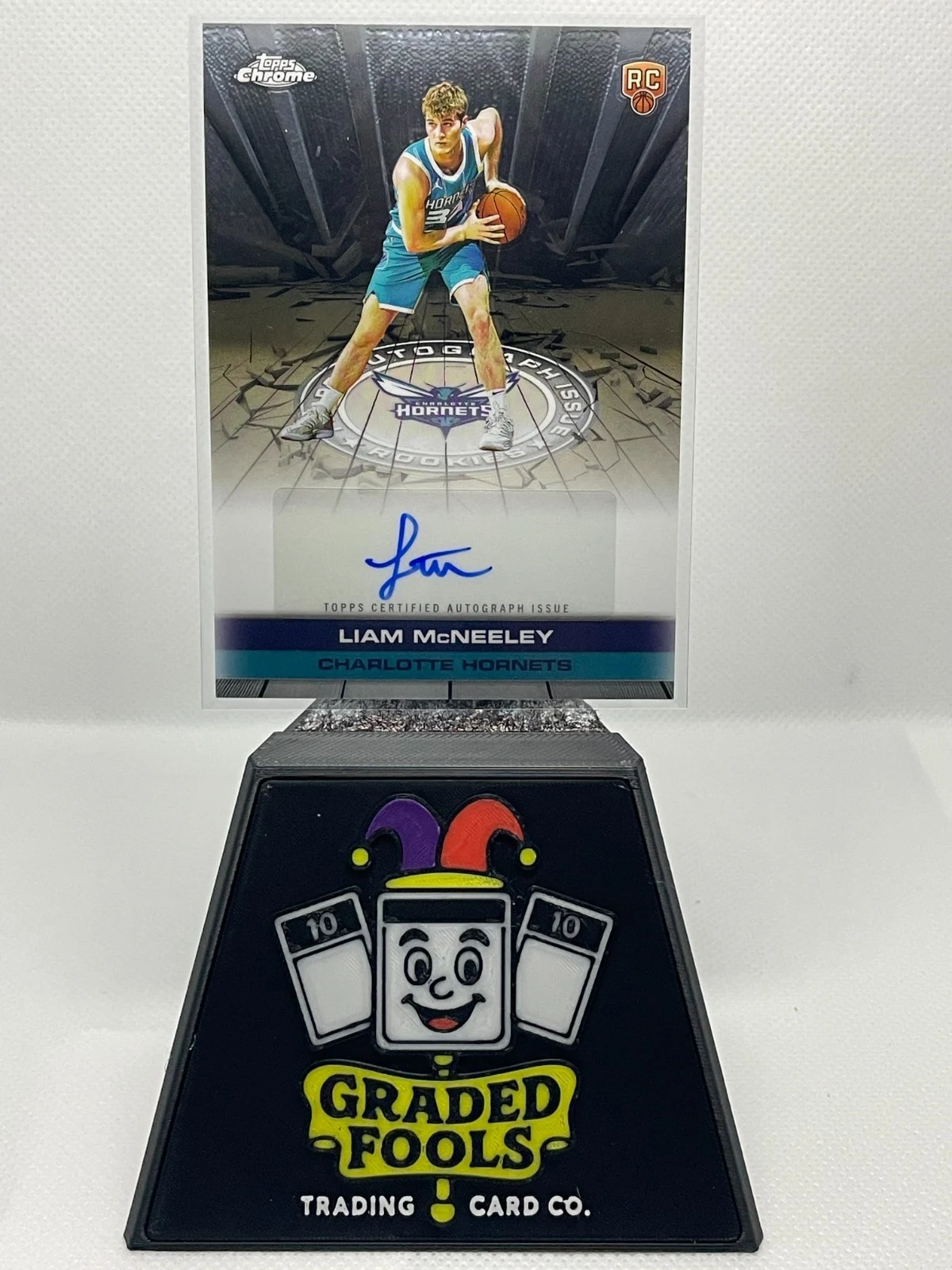 Liam McNeeley 2025 Topps Chrome Basketball card