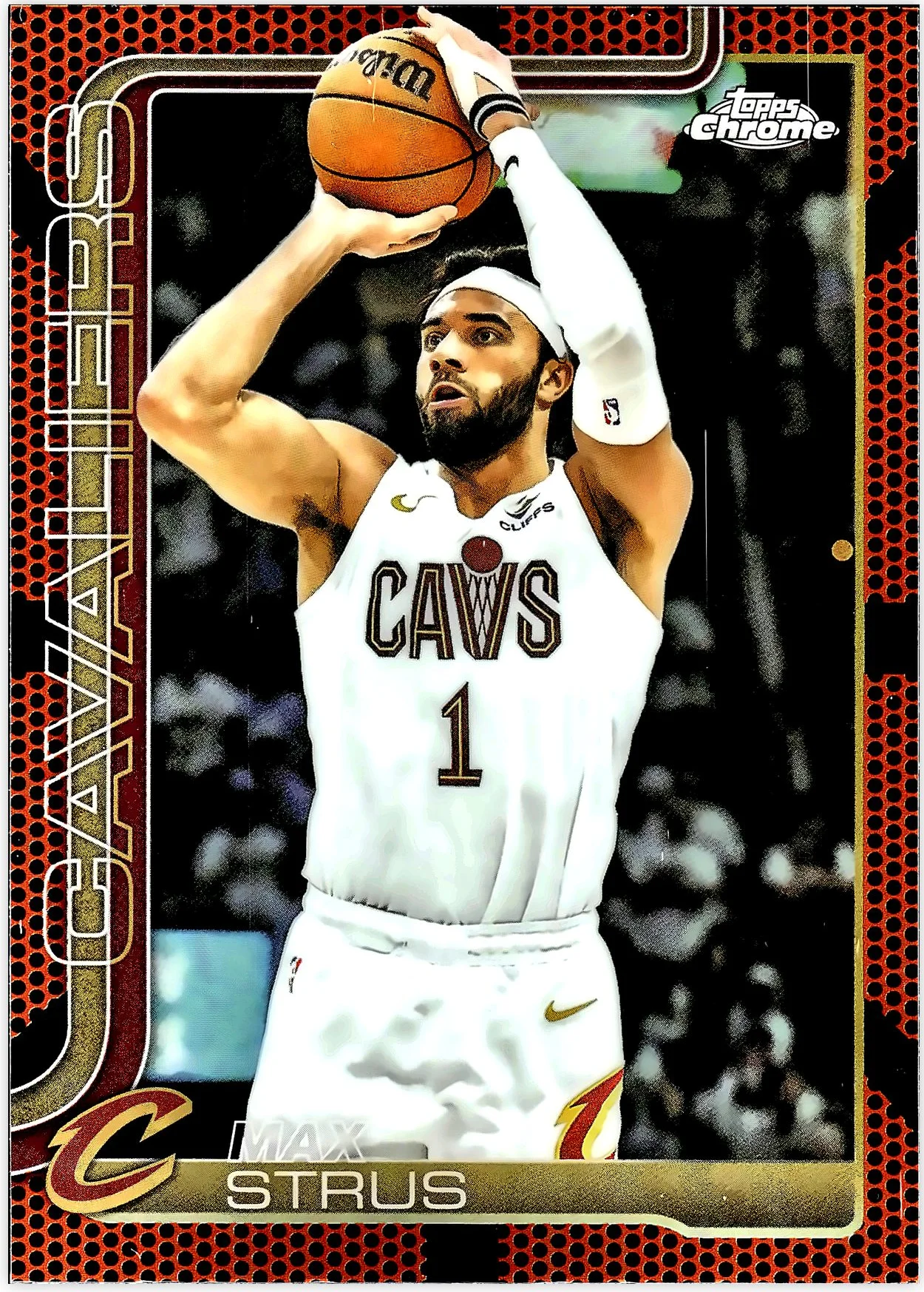 Max Strus 2025-26 Topps Chrome #32 Basketball Refractor basketball card - Front