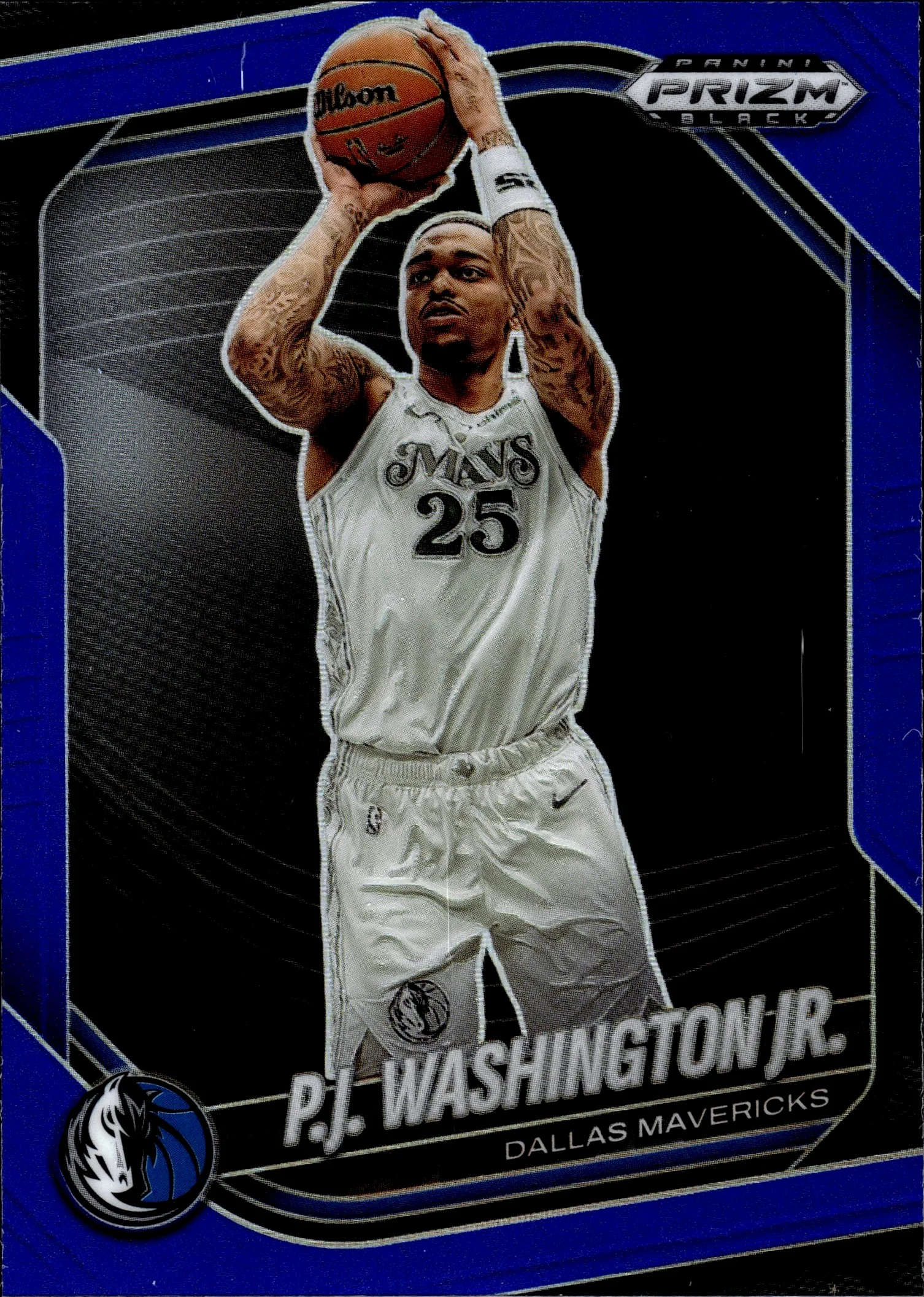 P.J. Washington Jr. 2024-25 Panini Prizm Black #38 Blue basketball card - Front