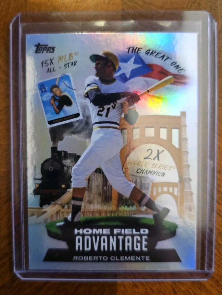 Roberto Clemente #LHA-4 2022 Topps Baseball Legendary Home Field Advantage front