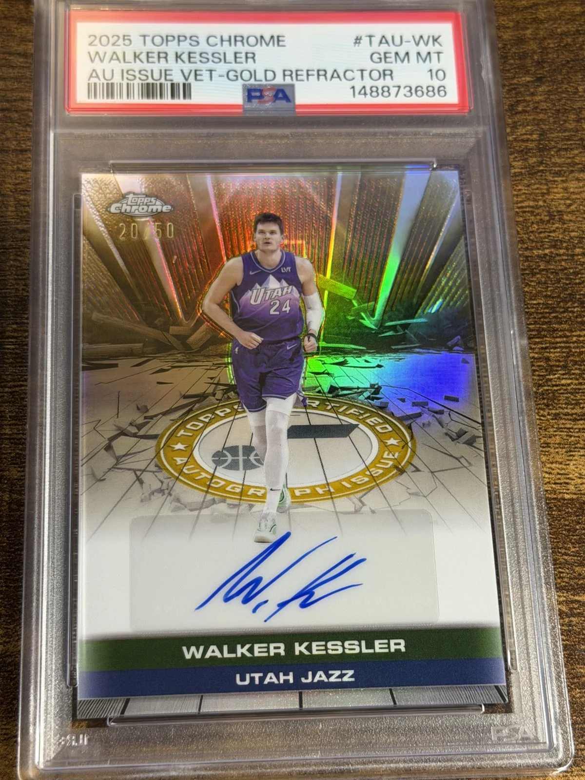 Walker Kessler 2025-26 Topps Chrome card