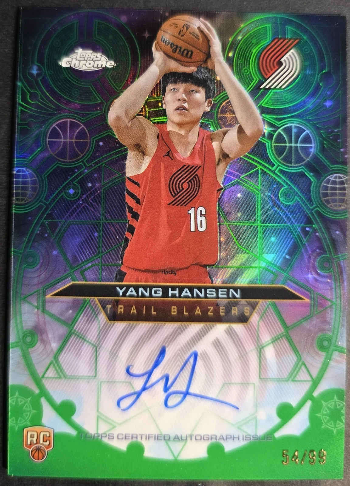 Yang Hansen 2025 Topps Chrome Basketball card