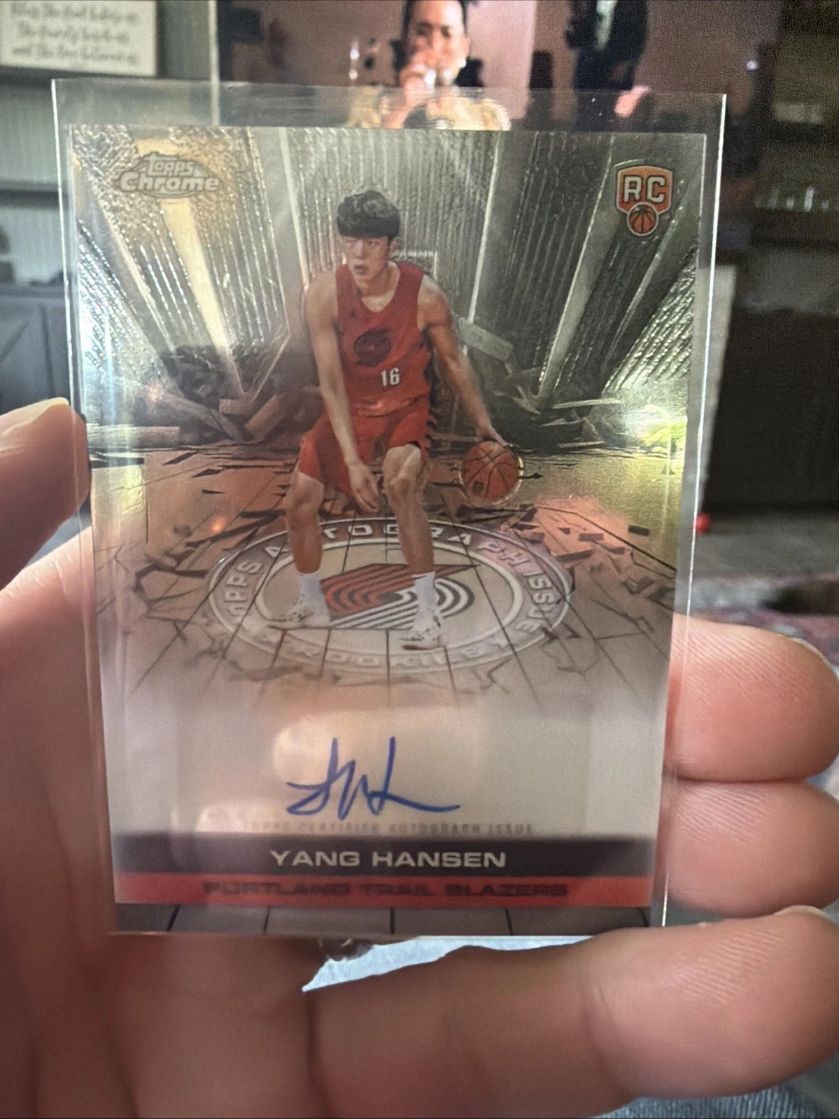 Yang Hansen 2025 Topps Chrome Basketball card